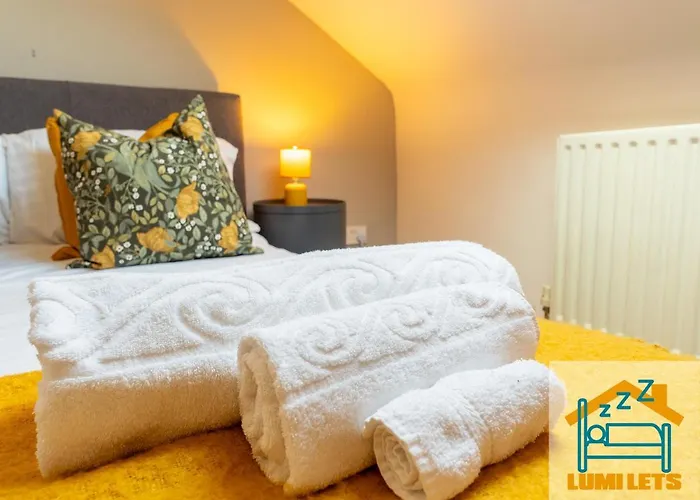 2Br Home In Barrow-In-Furness Sleeps 8 Close To Bae Systems, Hospital, Lakes
